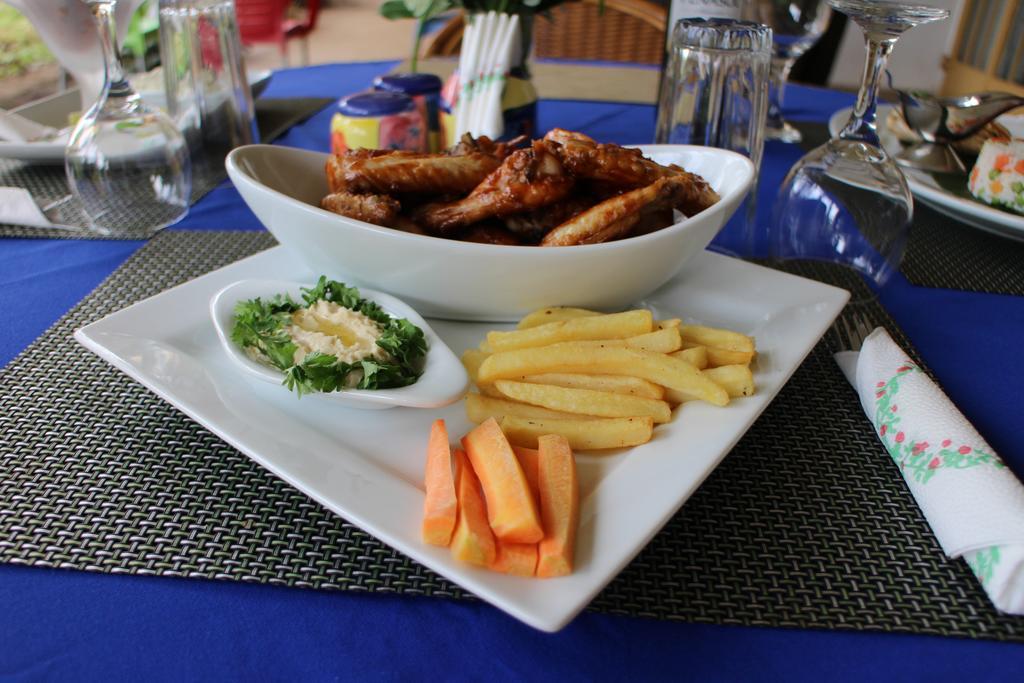 Lungi Airport Hotels Tulun Екстер'єр фото