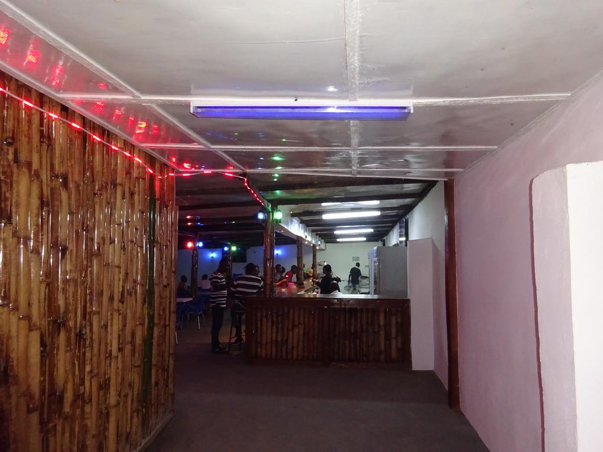 Lungi Airport Hotels Tulun Екстер'єр фото
