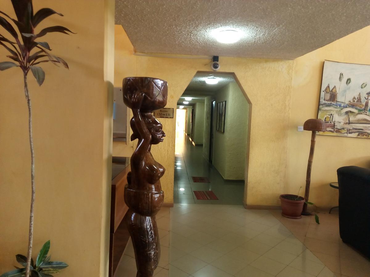Lungi Airport Hotels Tulun Екстер'єр фото